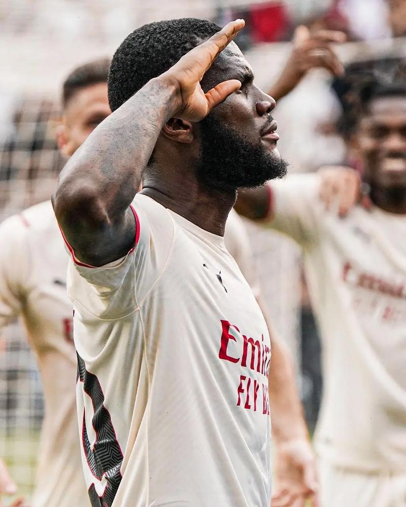 爽看，安菲尔德的观众凭一张门票能看两场红军vs毕包的友谊赛（安菲尔德福利：一张门票看两场红军对毕包友谊赛）