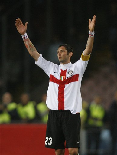 英超第15轮狼队对阵曼联凌晨开战（英超第15轮：狼队迎战曼联，今夜凌晨开球）