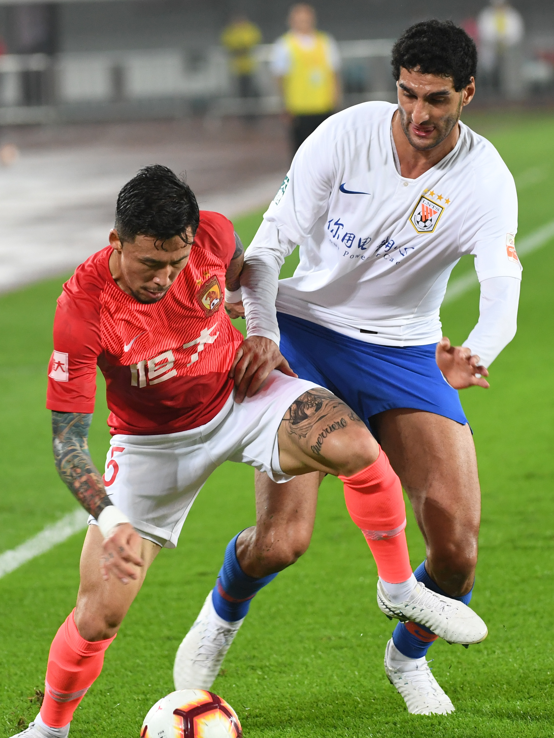 格纳布里：获得巨额收入后曾沉迷奢侈消费，母亲劝我脚踏实地（格纳布里自述高薪到手后曾大肆奢侈，母亲告诫要脚踏实地）